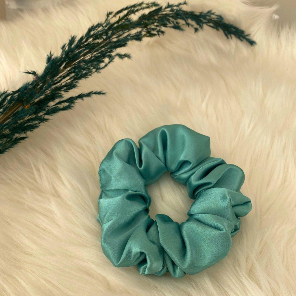 Schruncie σατέν γαλάζιο